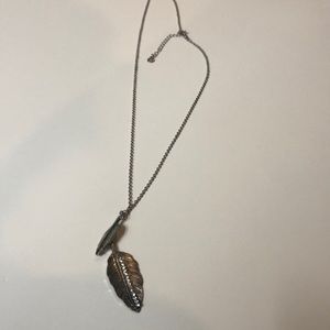 Feather necklace with rhinestones
